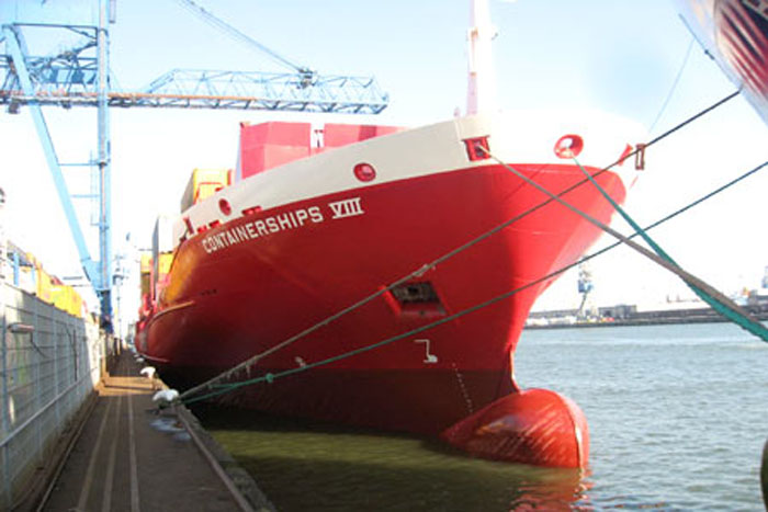 containerschiff8 02